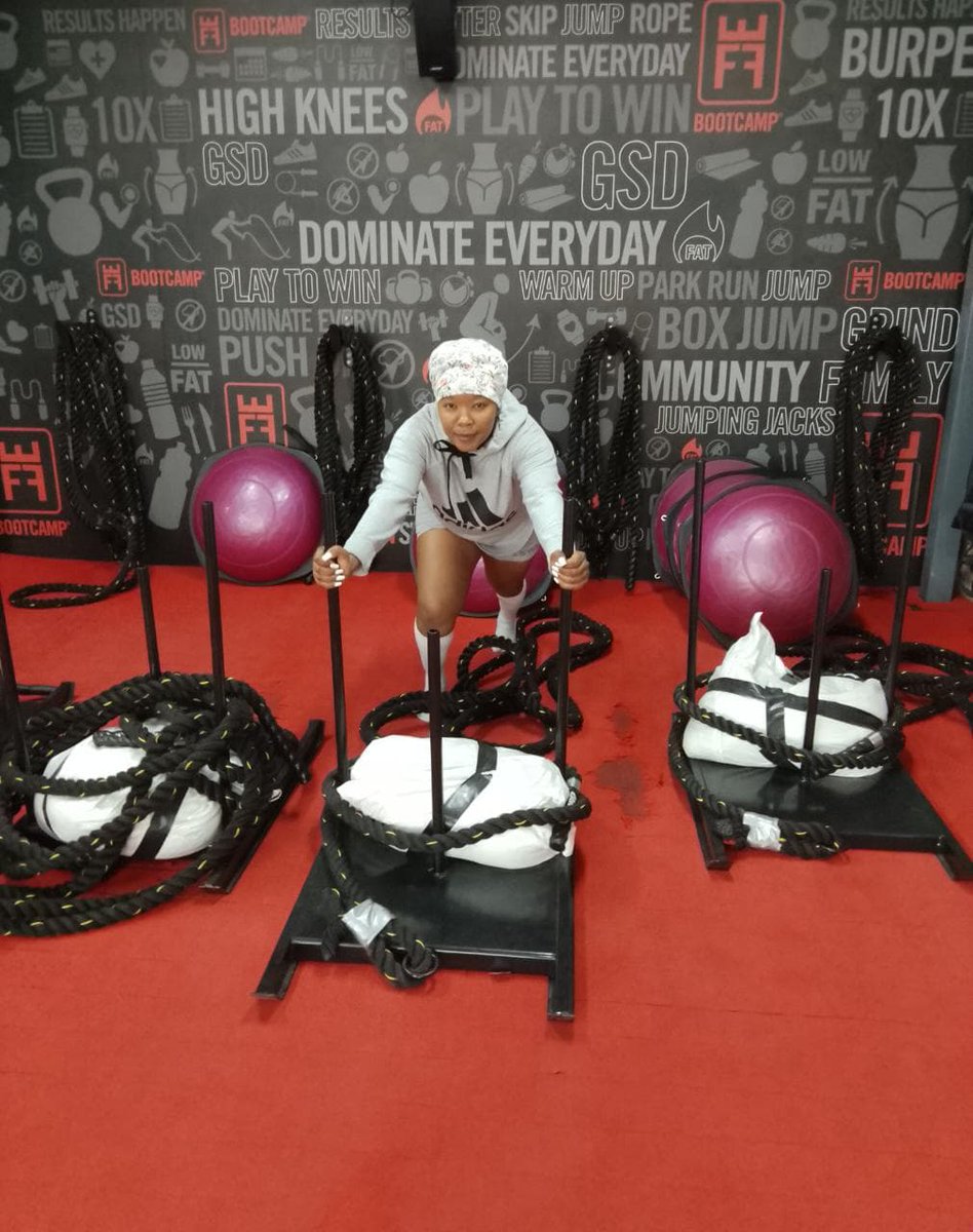 Ref_Posh's tweet image. A crazy morning 🌄 I had...
Bootcamp Fridays 😁🙌
#Fitness
#Healthandwellness
#Happiness
#Explosivefunctionalfitness