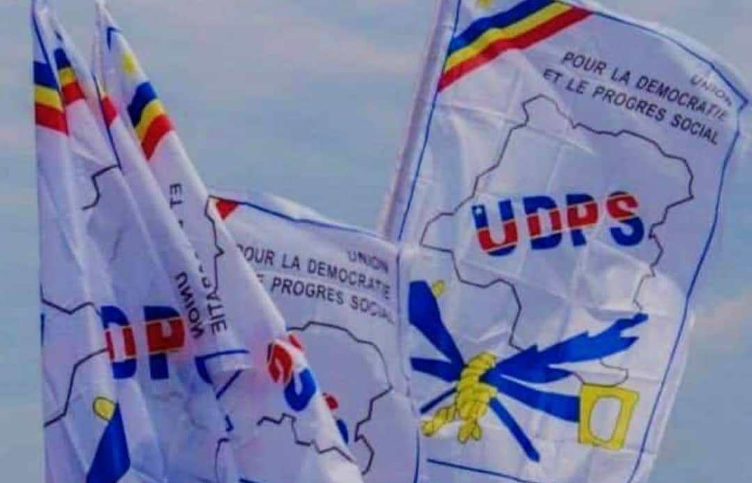 « Du slogan “peuple d’abord” à la tentation constitutionnelle : le peuple toujours oublié »

Ils ont vendu au peuple une illusion savamment emballée : « le peuple d’abord ». 

Un slogan creux, devenu avec le temps une véritable chimère politique. On l’a brandi comme une promesse