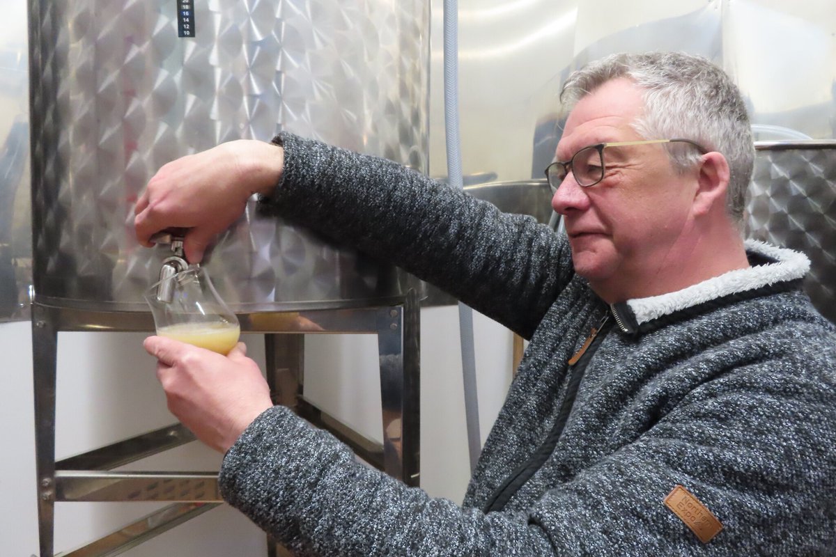 Le Parisien tweet media