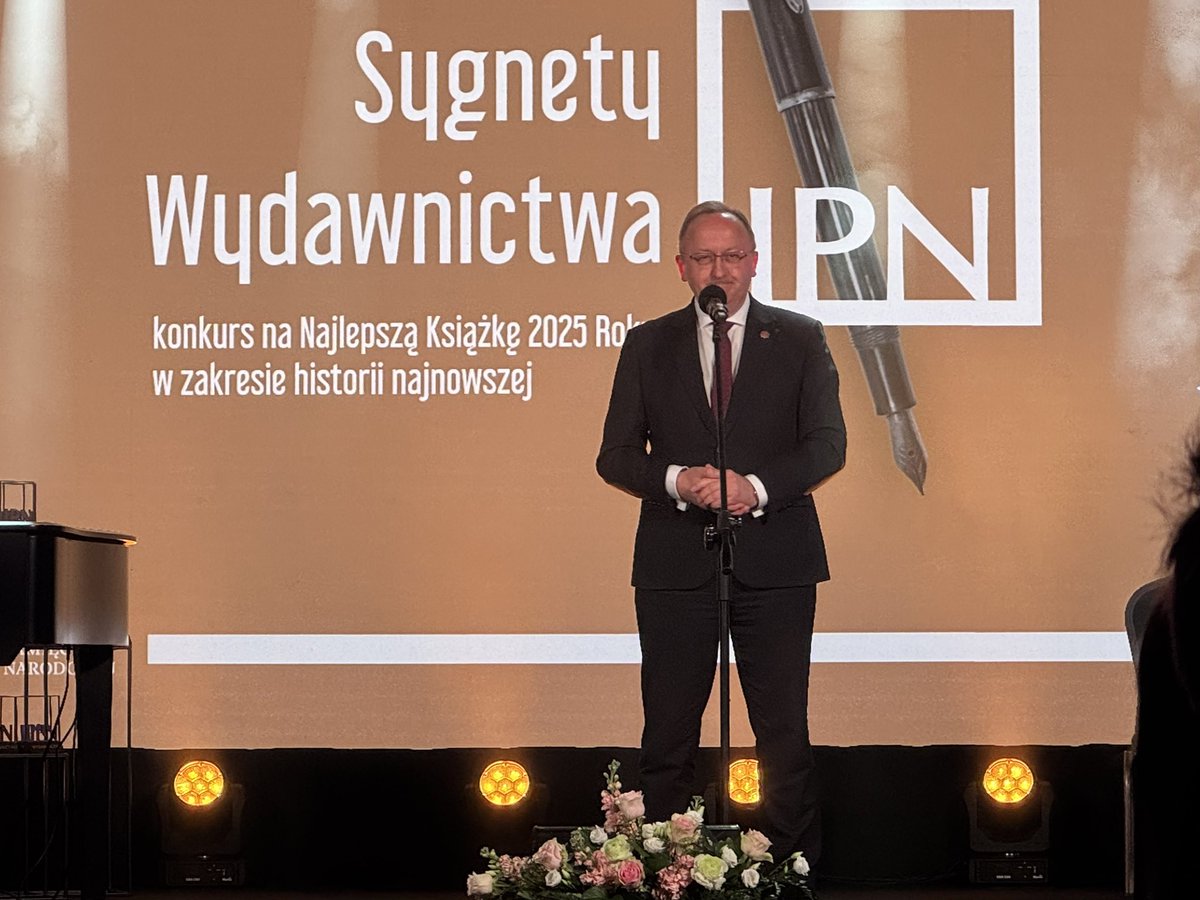 British Poles tweet media