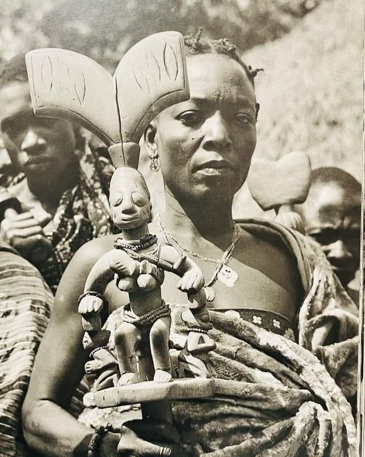 Iyalorisa Omitonade Ifawemimo(Òrìṣà Priestess) tweet media