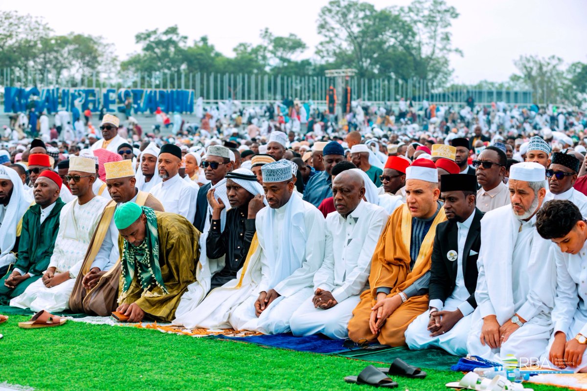 bbkigalifm's tweet image. #BnBNews 

Abayisilamu bo mu mujyi wa Kigali bazindukiye kuri Kigali Pelé Stadium, mu isengesho risoza ukwezi Gutagatifu kwa #Ramadhan.