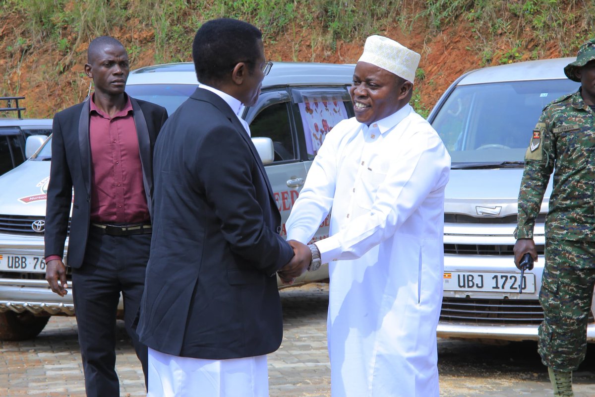 cpmayiga's tweet photo. Twebaza Katonda ku lwa bannaffe Abasiraamu abamazeeko okusiiba omwezi gwa Ramadhan, mbakulisa okutuuka ku lunaku lwa Eid El-Fitr.

Leero nneetabye mu kusaala esswala ya Eid mu muzikiti gw'e Kabasanda mu Butambala okubeera wamu n'abaddu ba Allah mu kukuza olunaku luno. https://t.co/QLJDskfkYY