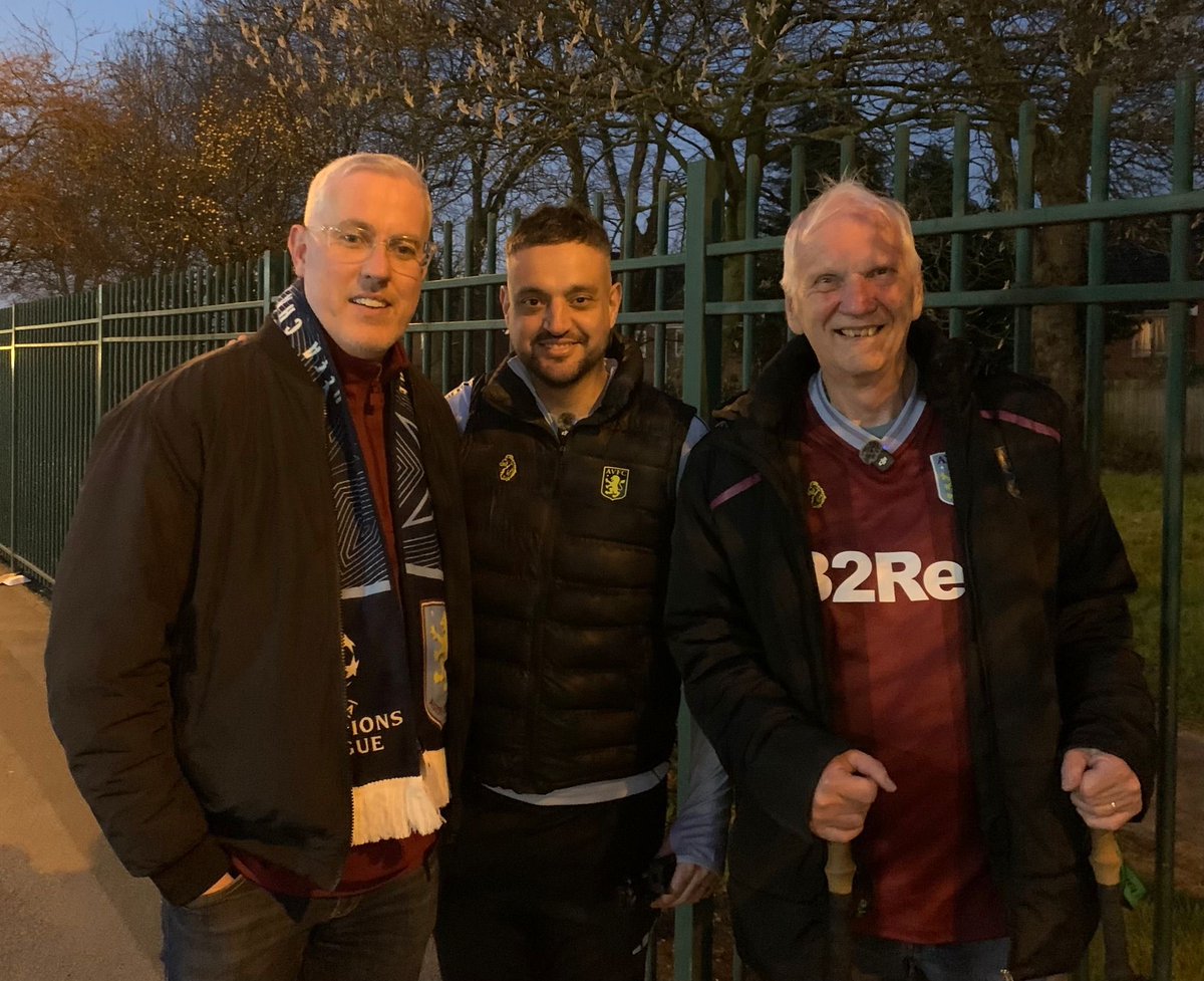 ronanward's tweet photo. Lovely to finally say hello to @danbardell & dad in person at Villa Park last night. #Friend #FootballFriend 😂💜💙 https://t.co/mUQARPIoVU