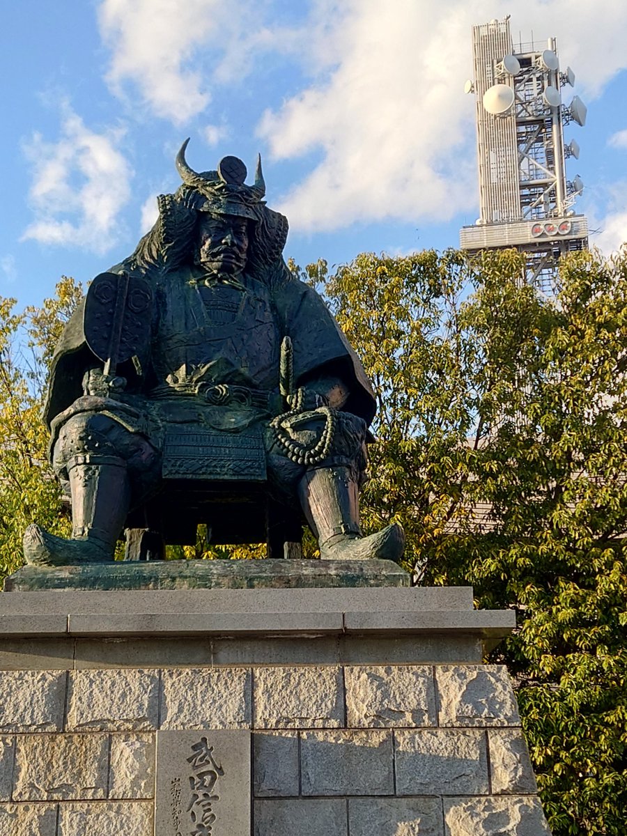 まね™ tweet media