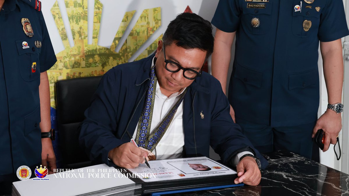 NAPOLCOM tweet media