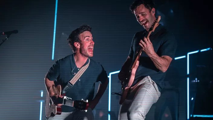 Delcroixx's tweet image. NOUS Y ÉTIONS - #BoulevarddesAirs comme « à la maison » à l’#Olympia lefigaro.fr/musique/boulev… via @Figaro_Culture