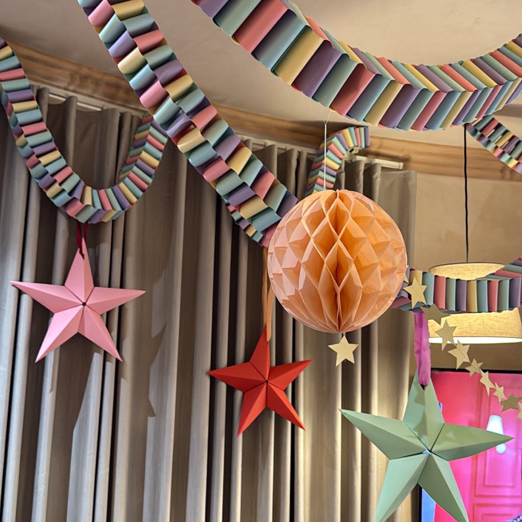 Muniraᰔ tweet media