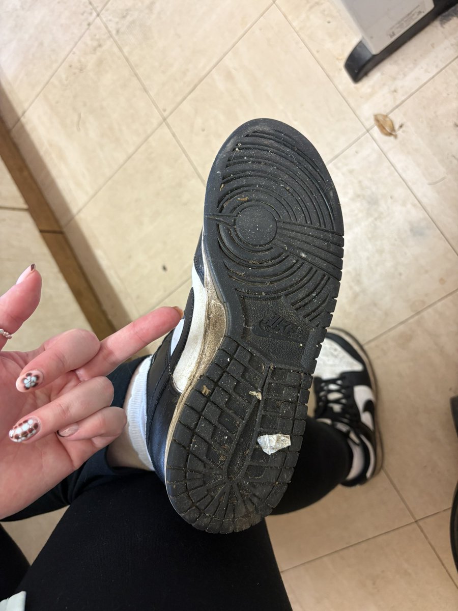 Goddess L tweet media