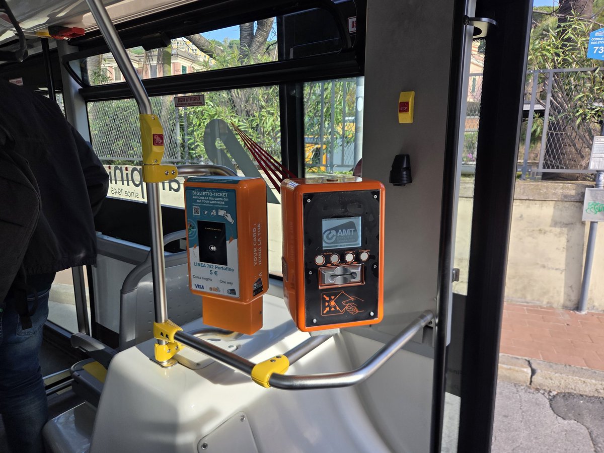 例のアレ: tweet media