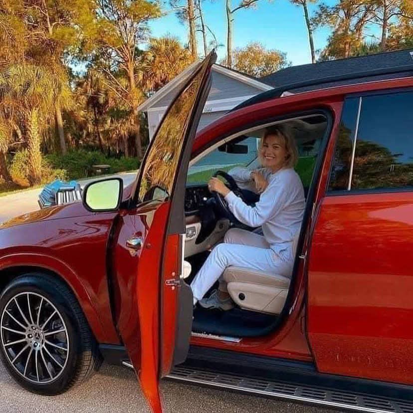 Sherry Colbert tweet media