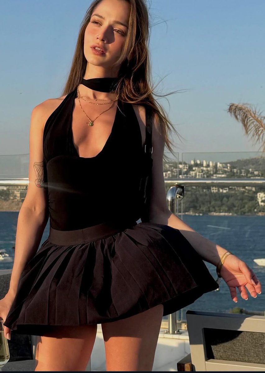 gulum2001___ tweet media