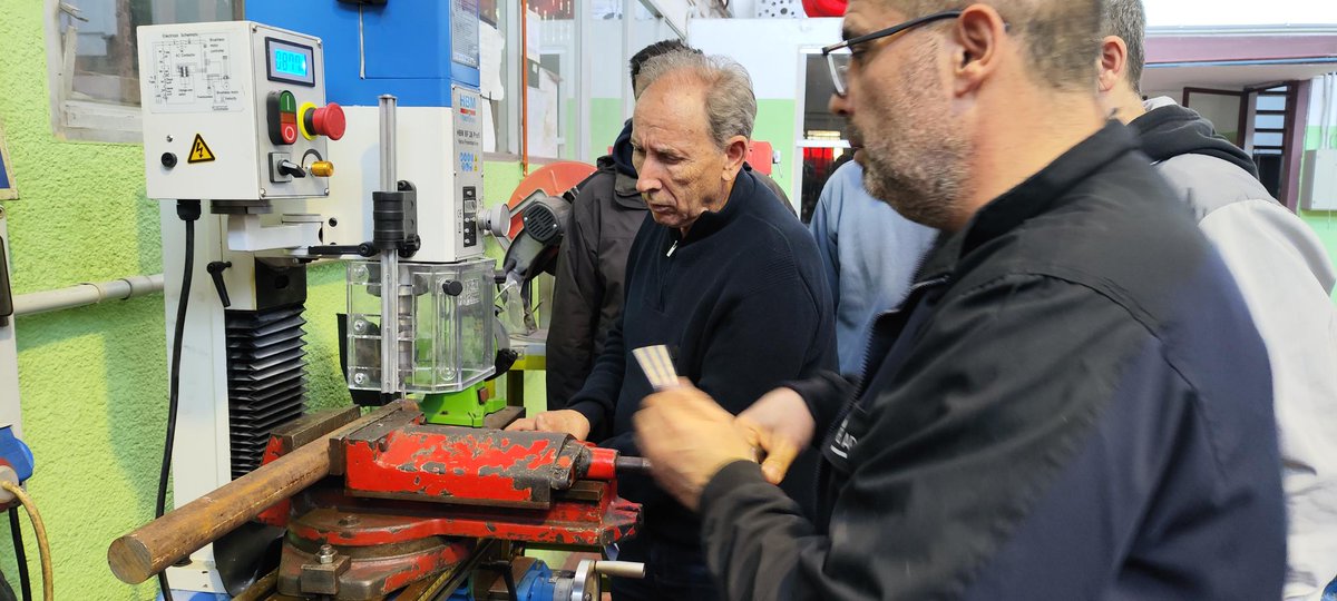 IES ADAJA tweet media