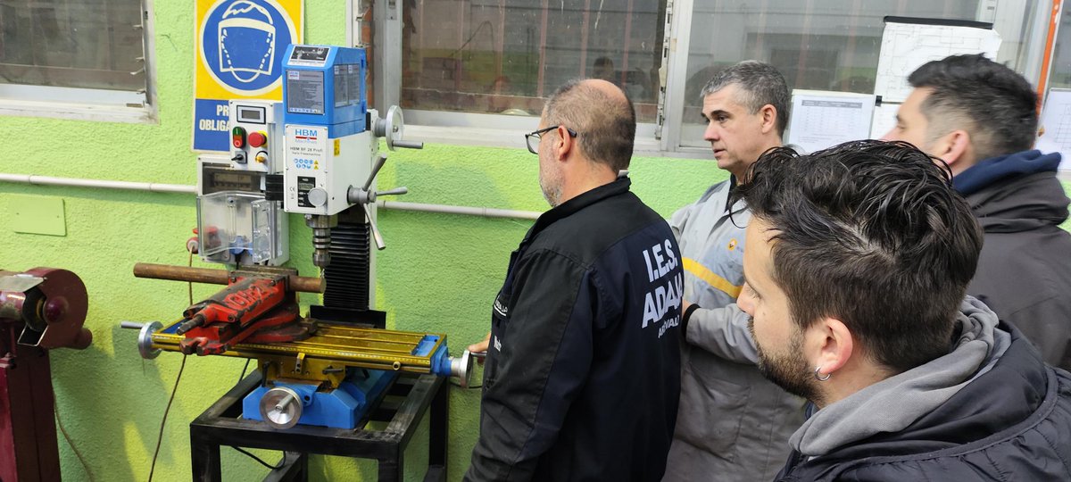 IES ADAJA tweet media