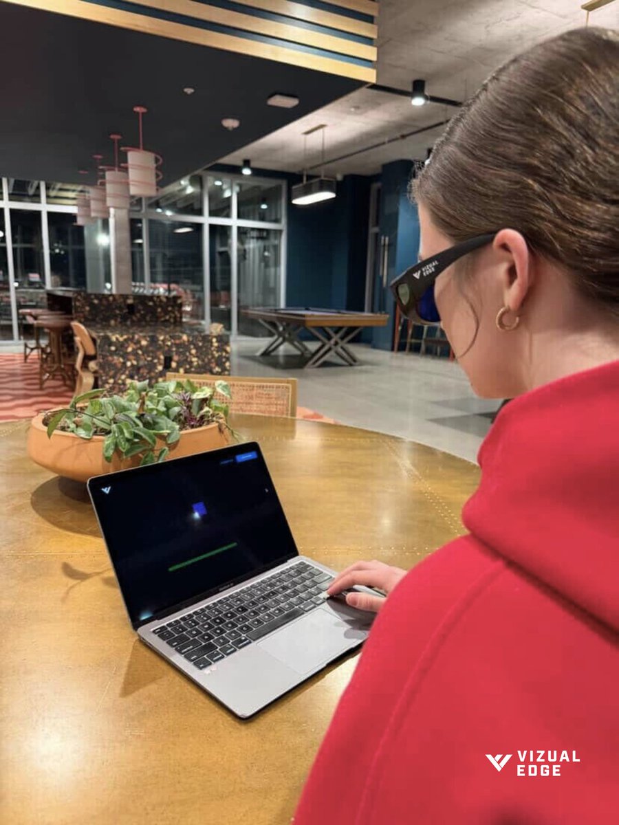 VizualEdge's tweet image. Training doesn’t have to look intense to be effective. Sometimes it’s just you, your laptop, and a few focused minutes that add up over time. Build better visual processing, tracking, and decision-making without needing to step on a field.

#VisionTraining #CognitiveTraining