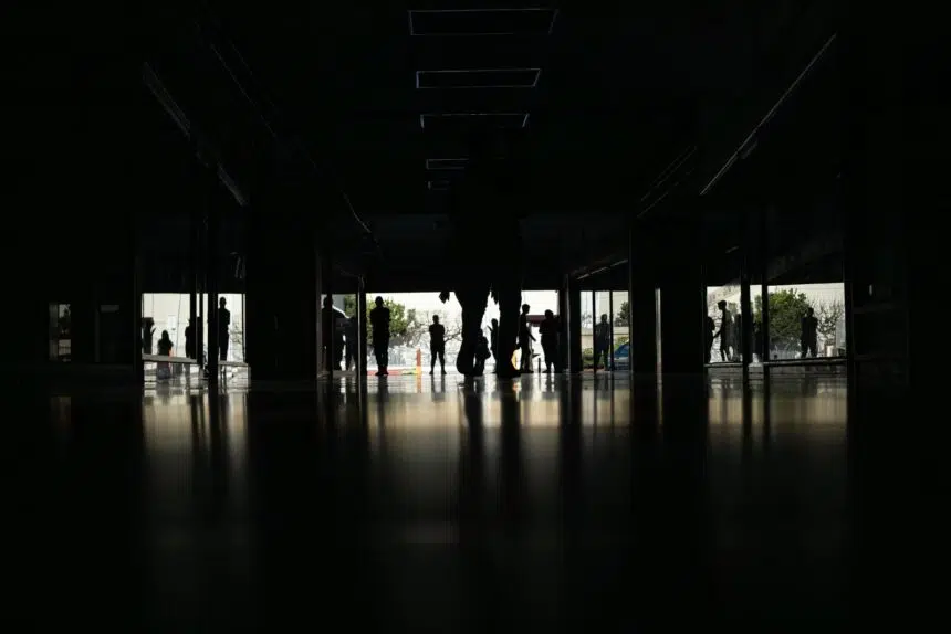 infopublicave's tweet image. 📢Usuarios en redes sociales reportaron que varios estados del occidente de #Venezuela están sin luz desde la madrugada del viernes #20Mar. El apagón afectó los estados #Zulia, #Mérida, #Táchira, #Barinas, #Falcón, #Lara y #Trujillo.

📌 @eldiario