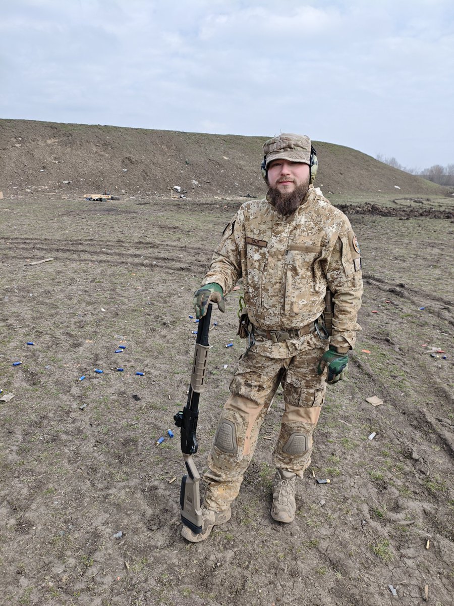 Тактікульний медик tweet media