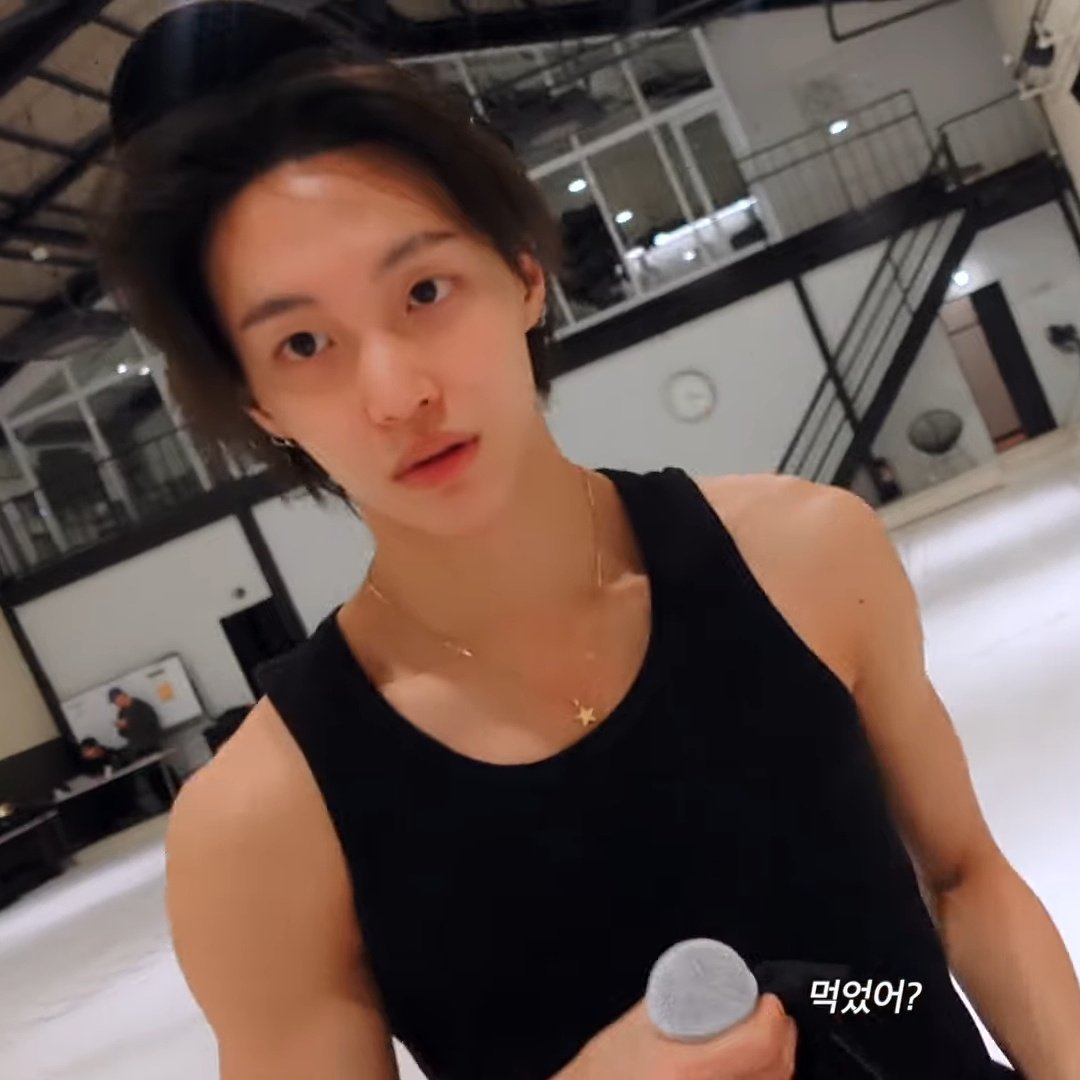 🐈‍⬛˙⋆✮𝐫 tweet media