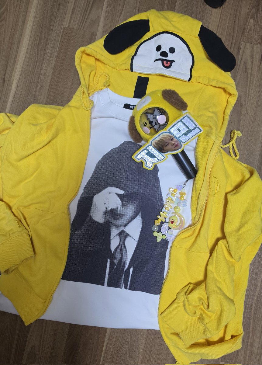 신상 지민이 티 입고가야지 💛