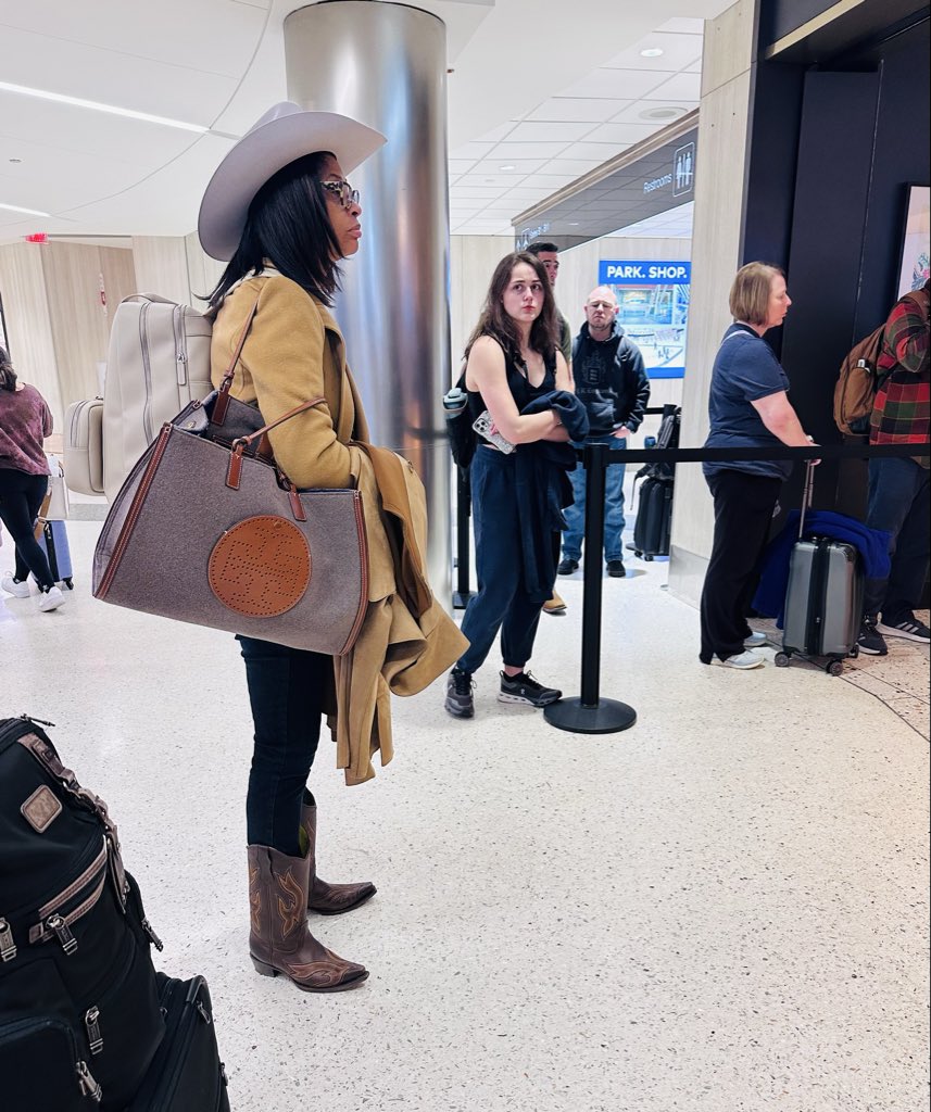 planetcowboy_'s tweet photo. The Nashville airport is full of freshly minted Western style—and we’re here for it right at the Starbucks counter. 
Spotted: Head-to-toe Western, star power included—and yes, those are The BEAVE boots and cattleman 3X stealing stealing the show. ✈️🔥 
#PlanetCowboy #WesternFashion #Nashvillestyle #airportfashion #wherewillyourbootstakeyou