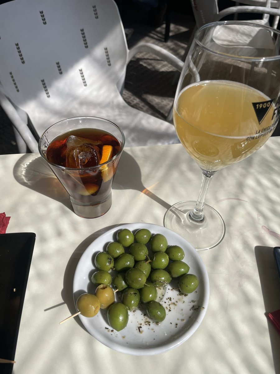 WalkWithLiz tu Reyna vuelve 😈 tweet media