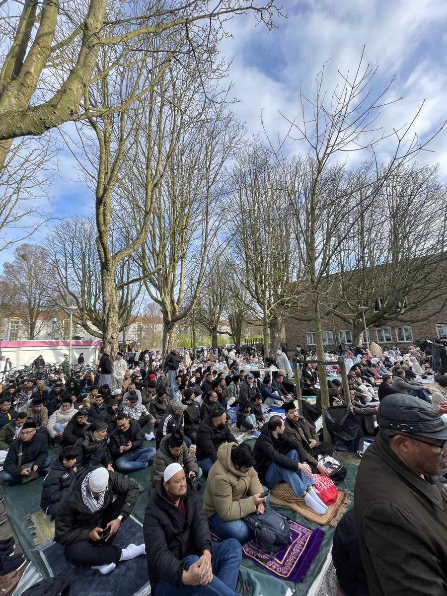 GustiNeg tweet media