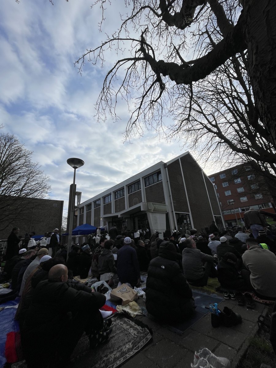 GustiNeg tweet media