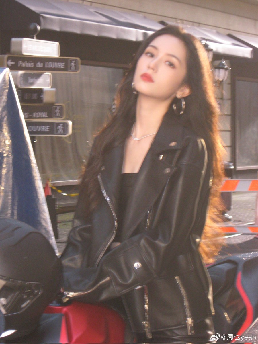 Yezi by the sea tweet media