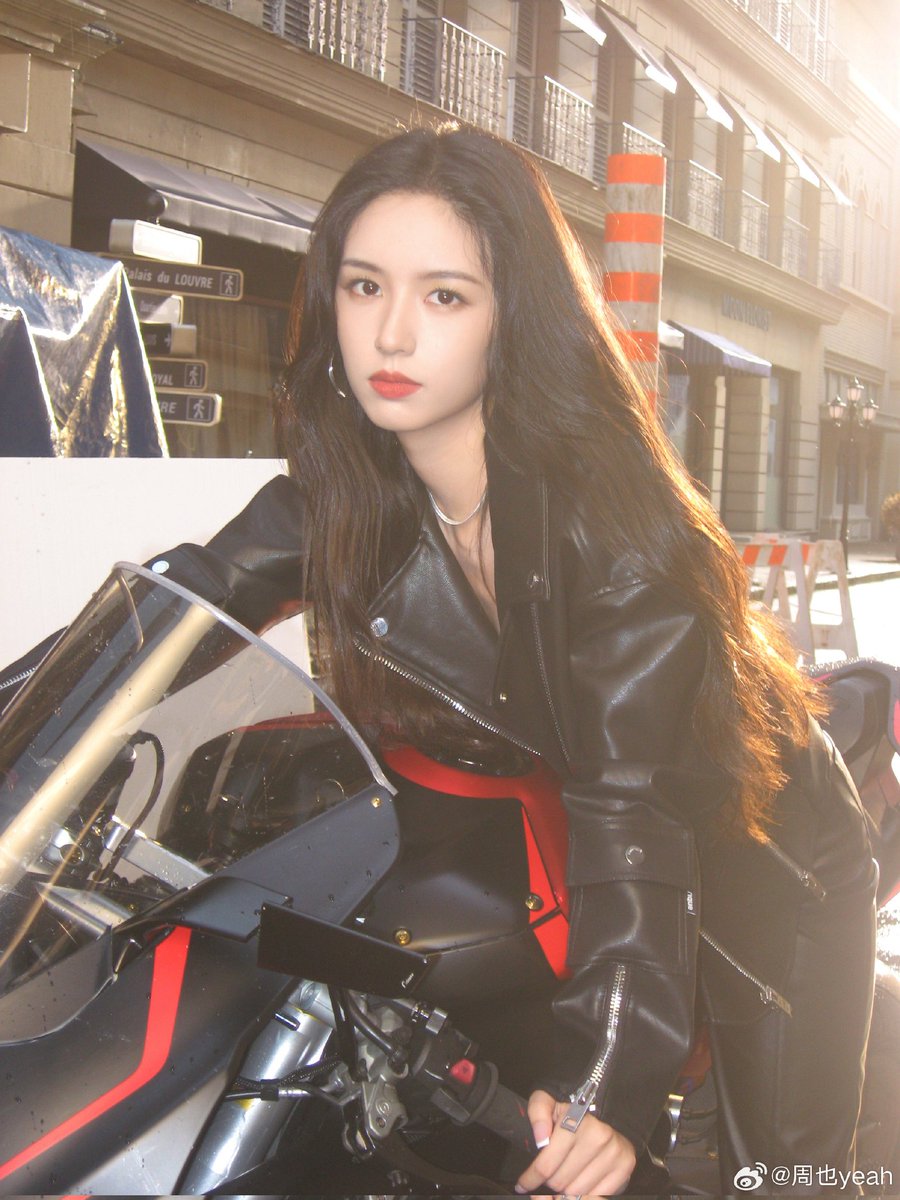 Yezi by the sea tweet media