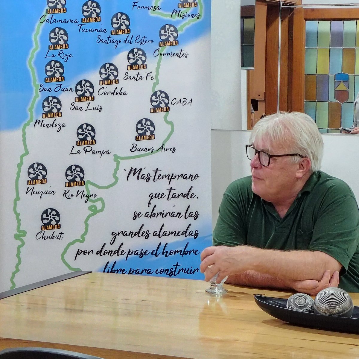 JoseLuisRamonOk's tweet photo. Ayer en Mendoza fue la presentación de "La Amistad no se Negocia", el libro de Gustavo Vera. Frente al individualismo que impone su lógica sobre el bienestar común, estas voces nos señalan el camino para reconstruir nuestra Argentina. https://t.co/Co6ruOJLZX