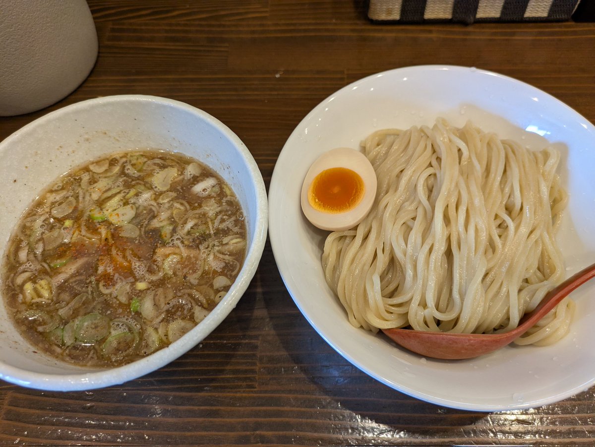 tanu50's tweet photo. 一時はもう食べられないと覚悟をしたのだけれどよかったよ〜
大将もニコニコで良い時間だった〜 https://t.co/T8087iqBxv