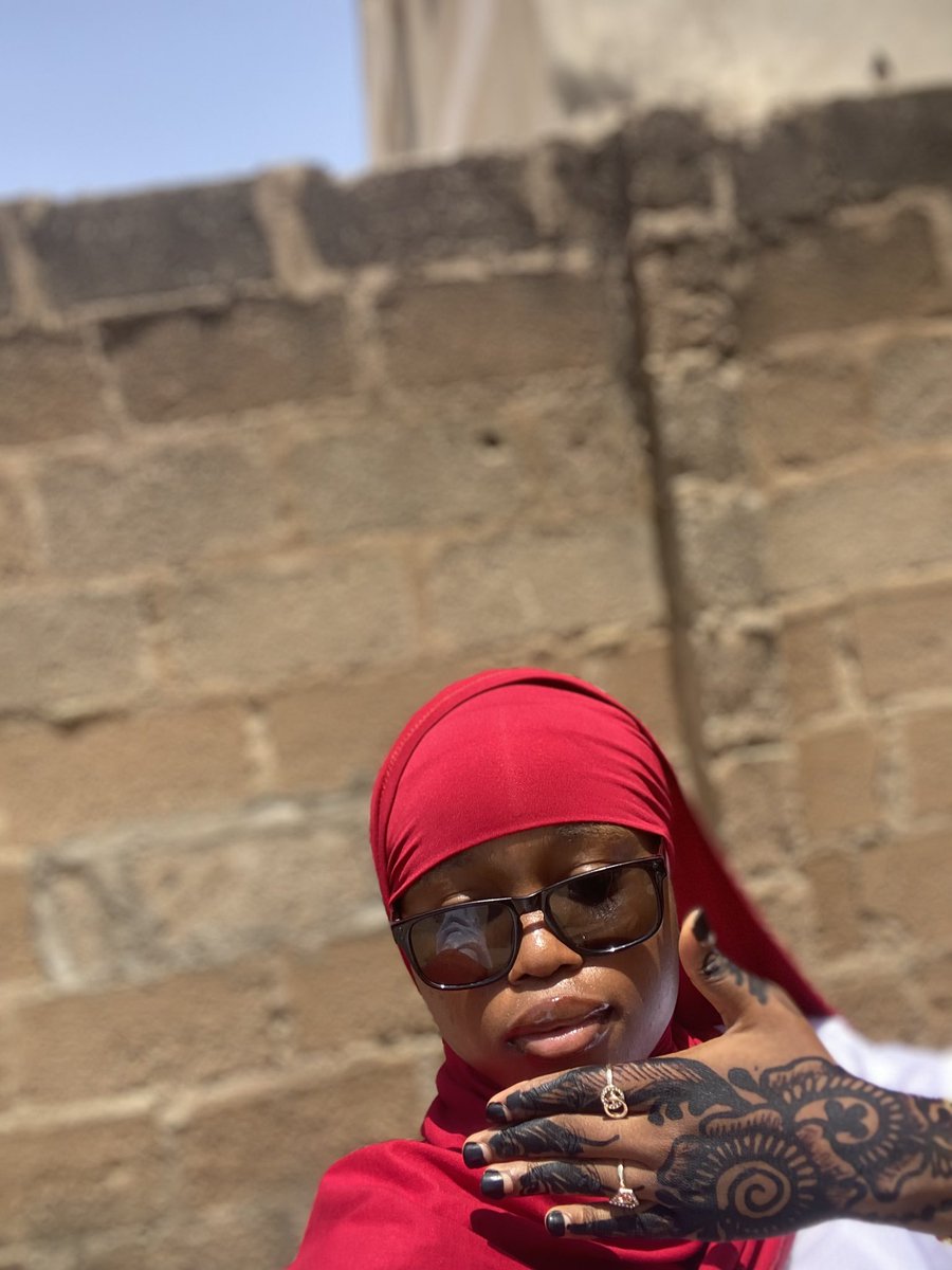 Rhose🌹 tweet media