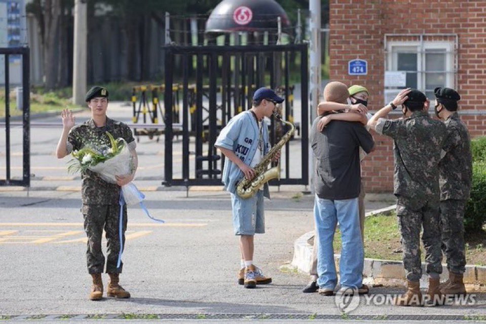 Seokjin Acess 🪭 tweet media