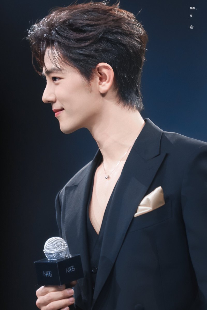 รูปนี้คือคำตอบ เทพมีจริง!

XIAO ZHAN NARS AESTHETIC 

#XiaoZhanNarsEvent26 
#XiaoZhan #เซียวจ้าน