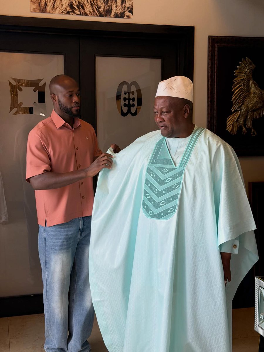 MusahShiraz1's tweet photo. Eid Mubarak from our Daddy🇬🇭🙏. https://t.co/yxL2d0sOUh