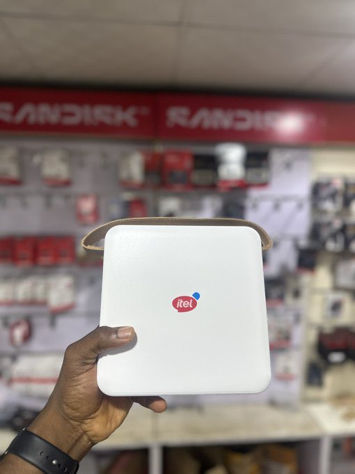 Łn Cømm. tweet media