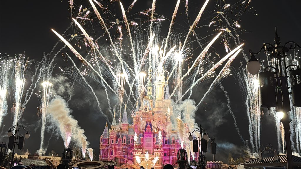 LaughingPlace.com tweet media