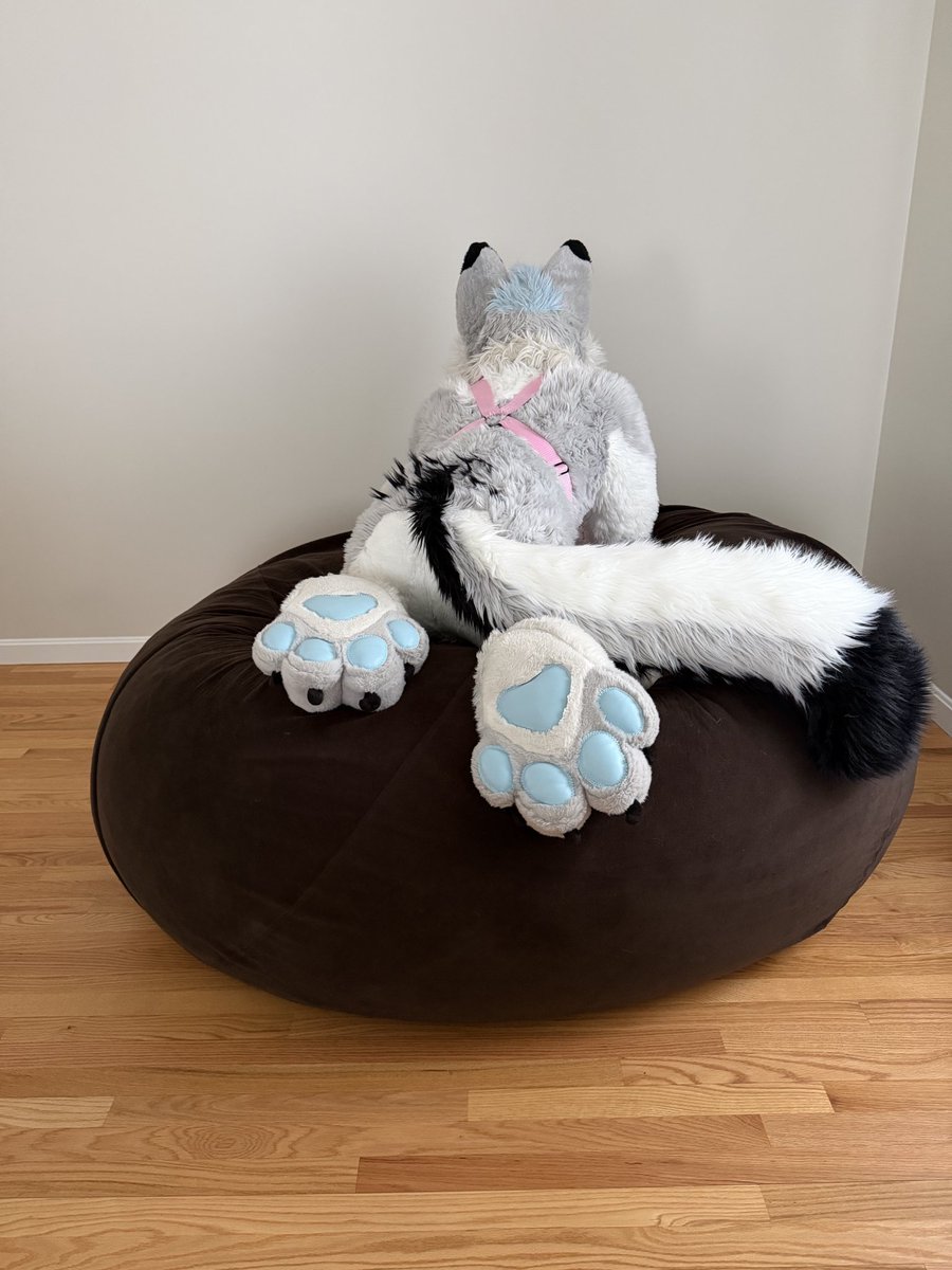 Artythefoxx tweet media