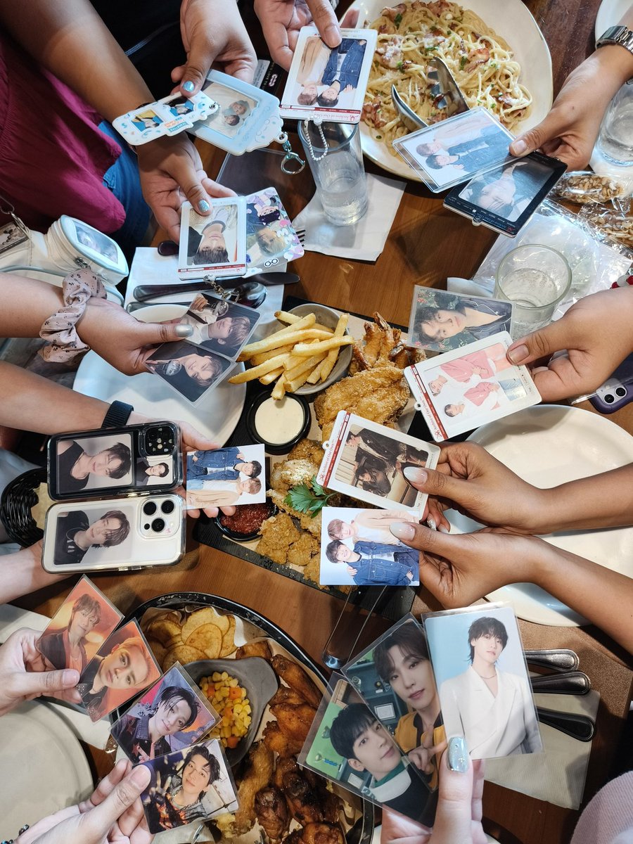 lins¨̮ tweet media