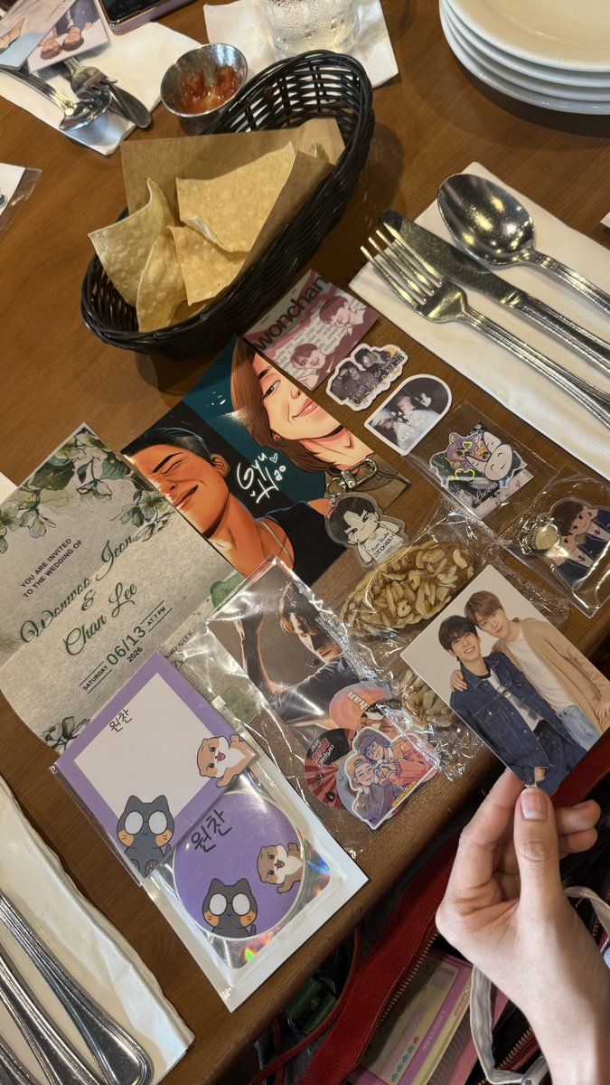 lins¨̮ tweet media