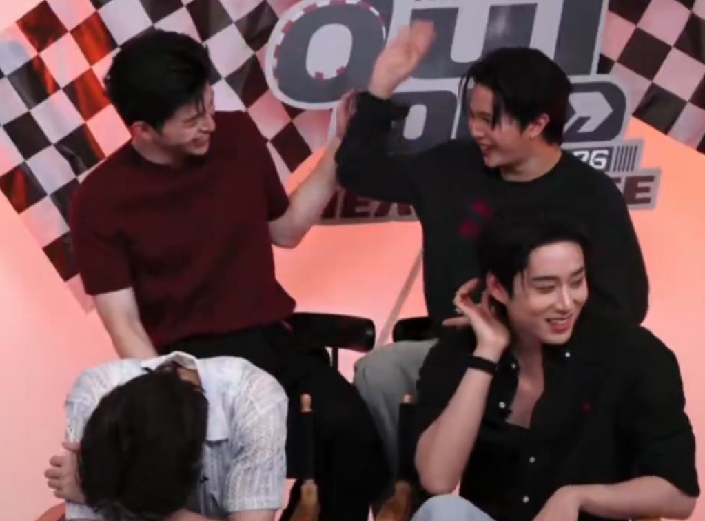 rara ⭑.ᐟ tweet media