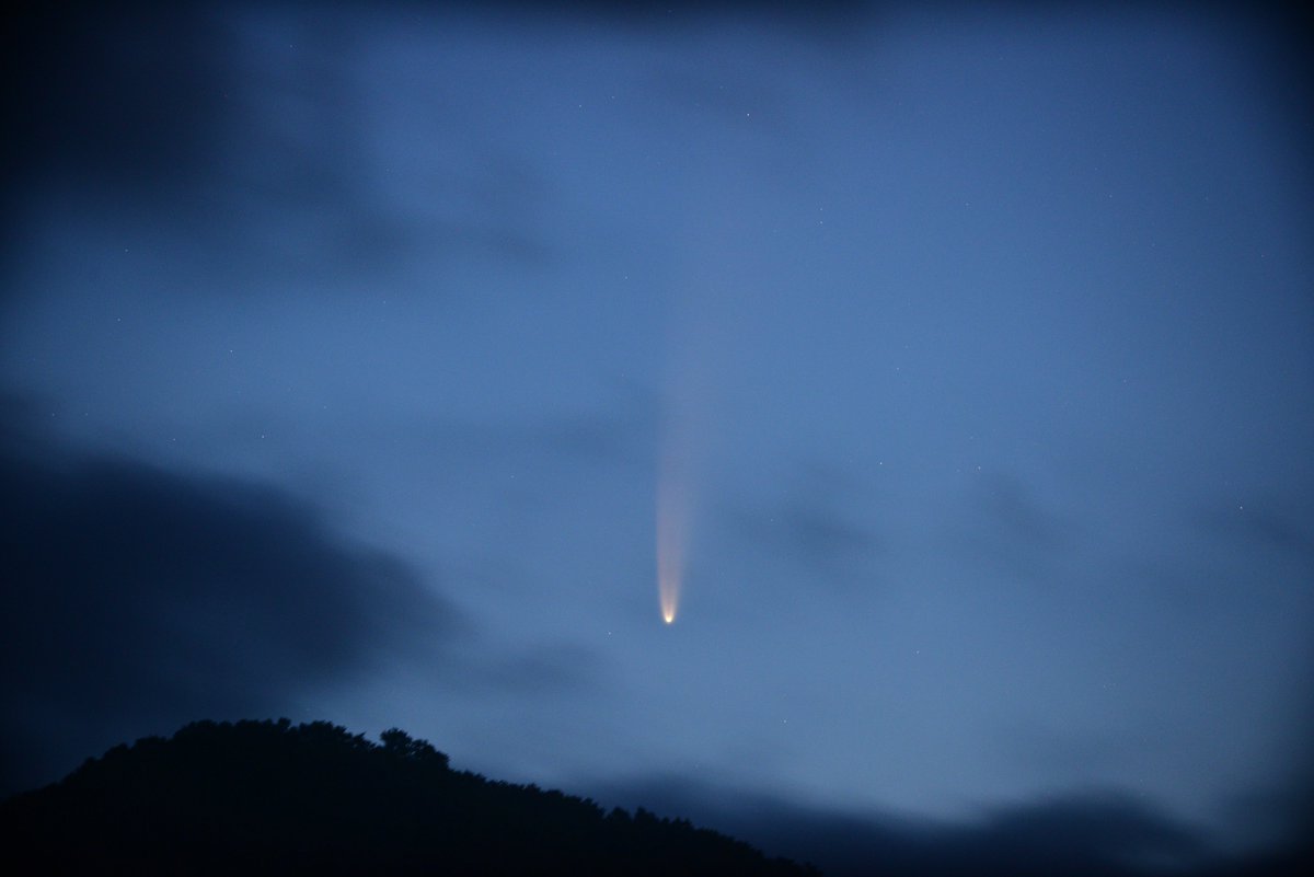 nikonde2525's tweet photo. 過去画像です！2020.7.9～ネオワイズ彗星（C/2020F3）北海道は天気に恵まれて楽しめました☺️　夜になって雷雨、強風でミゾレも降ったようです😅　おやすみなさい(^^)/ https://t.co/ni3krcft01