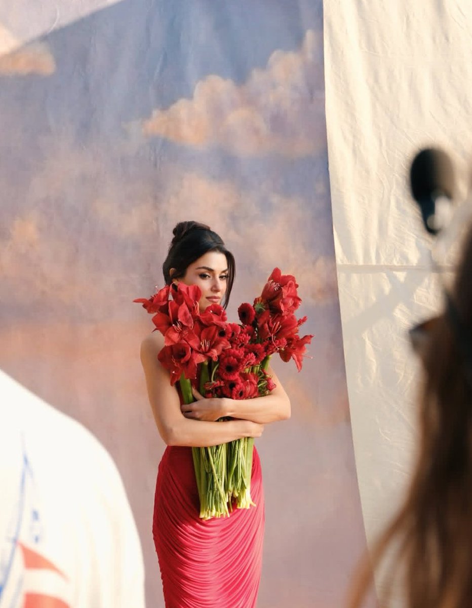 Daily Hande Erçel tweet media