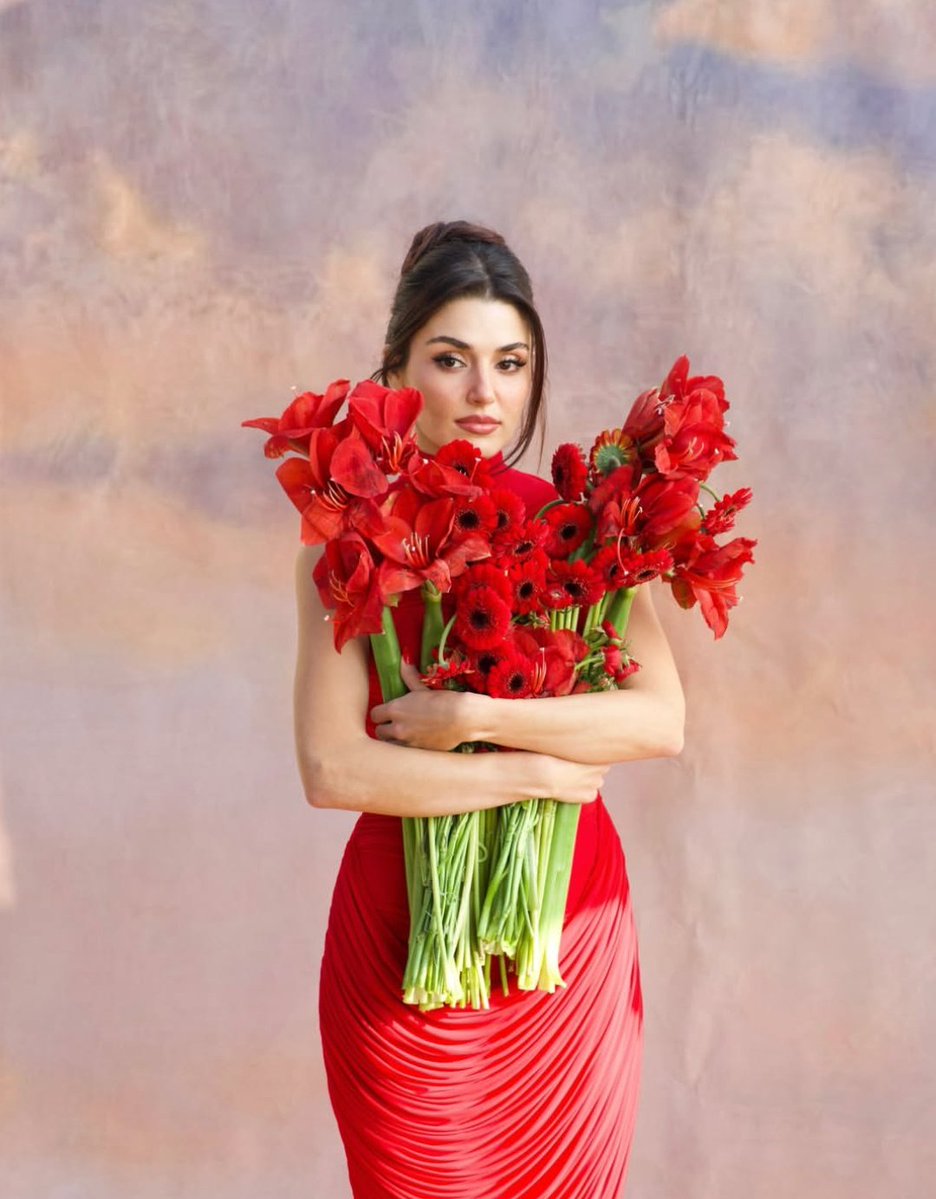 Daily Hande Erçel tweet media