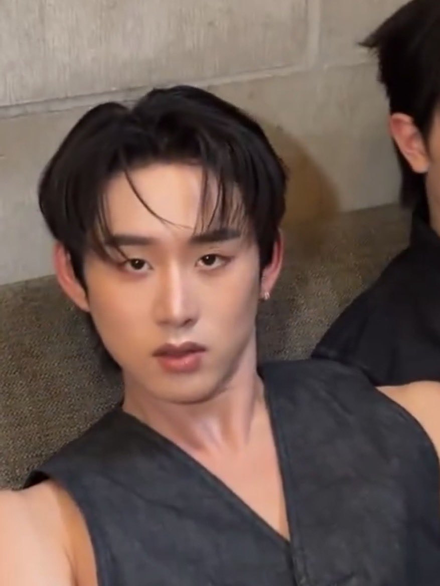 star .ᐟ.ᐟ tweet media