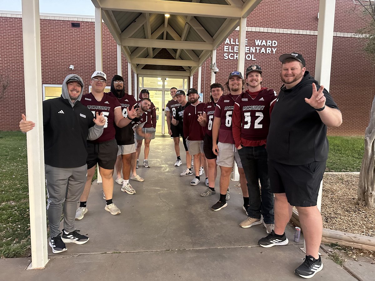 McMURRY FOOTBALL tweet media