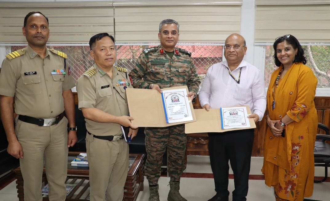 BROindia's tweet image. #BROIndia #InsuranceForAll #CPLWelfare #SevaAurSuraksha

Today, a Memorandum of Understanding (MoU) has been signed between the Border Roads Organisation (BRO) and LIC of India for Group Term Insurance for Casual Paid Labourers (CPLs) working with BRO.
Under this welfare