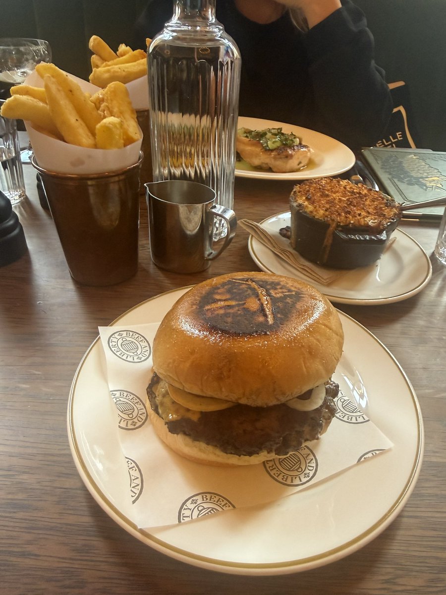 Chris Thomas tweet media