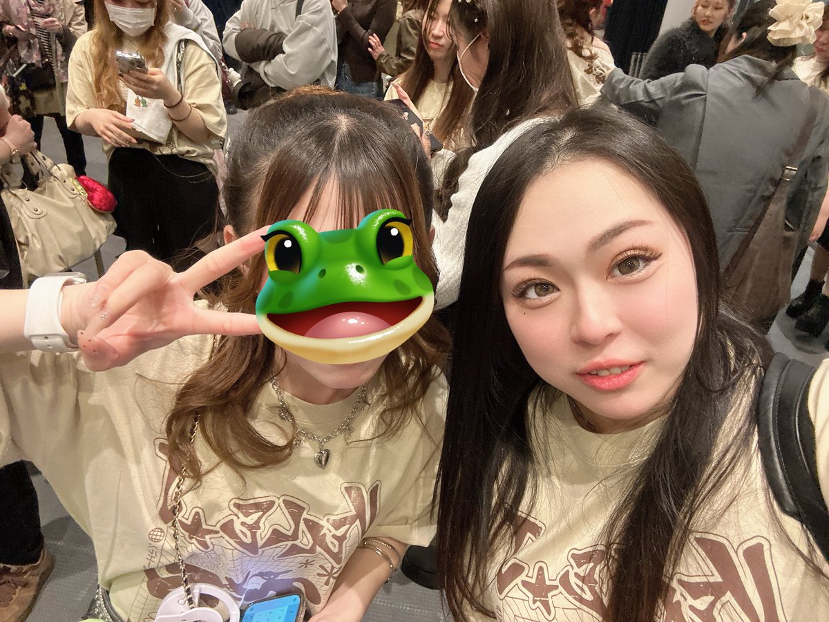 chuka0109's tweet photo. みのちゃん♡あおちゃん♡りなちゃん
♡たかこちゃん♡えりなちゃん
久しぶりに会えて嬉しかった😭💕
りなちゃん♡あおちゃん
なんばHatchついた瞬間
抱きしめてくれて
他の子たちも声掛けてくれて
嬉しかった🥰 https://t.co/sWhNDjVU69