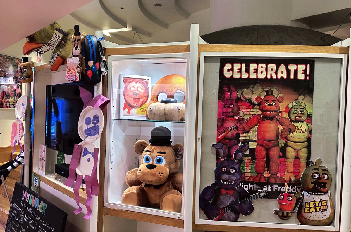 イシイニキ🍕2/9映画パンフ『FNAFに取り憑かれたファンのサバイバルガイド』 tweet media